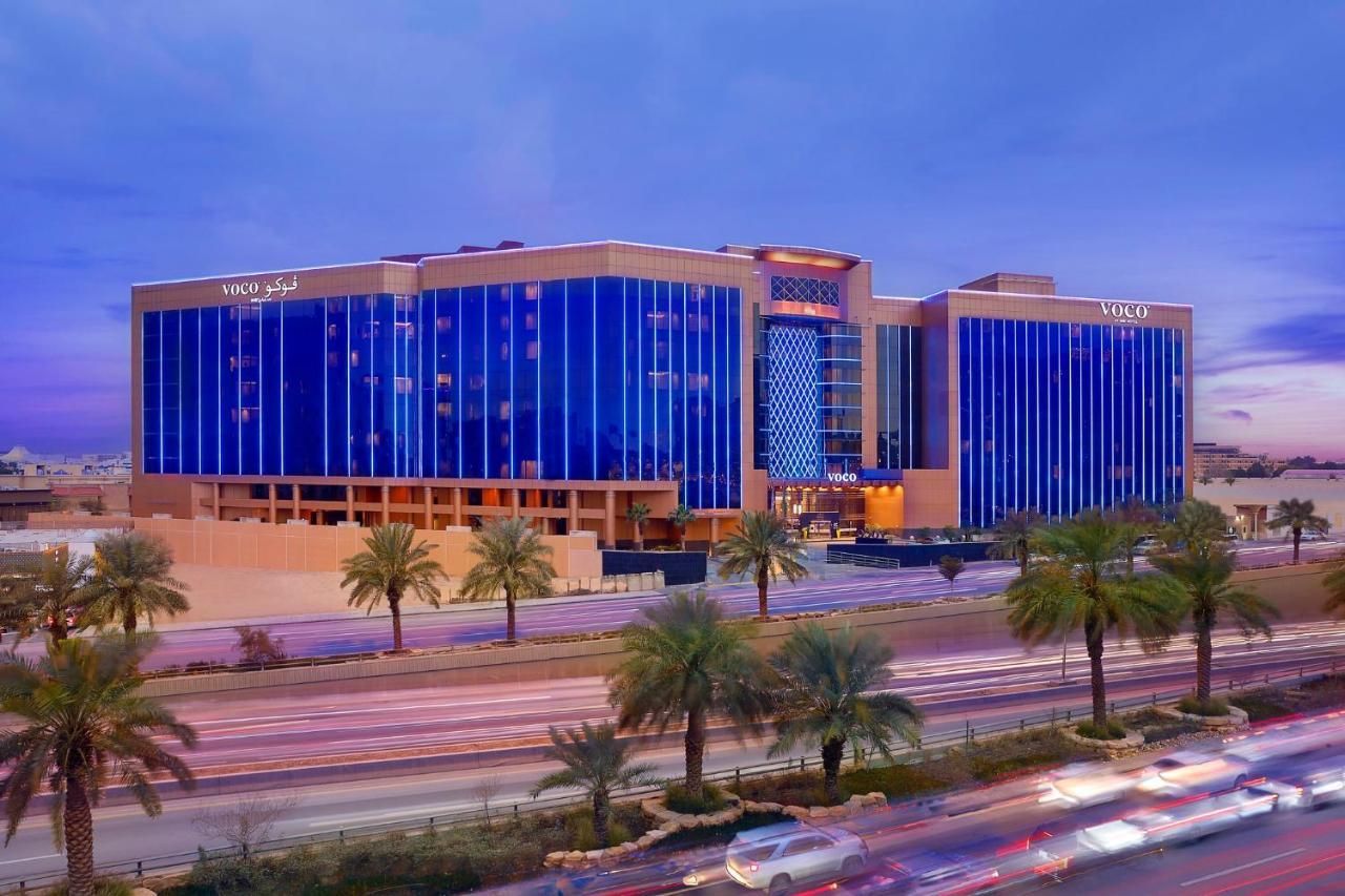 Voco - Riyadh, An Ihg Hotel - فندق فوكو الرياض, احدى فنادق مجموعة إنتركونتيننتال Zewnętrze zdjęcie The hotel at night
